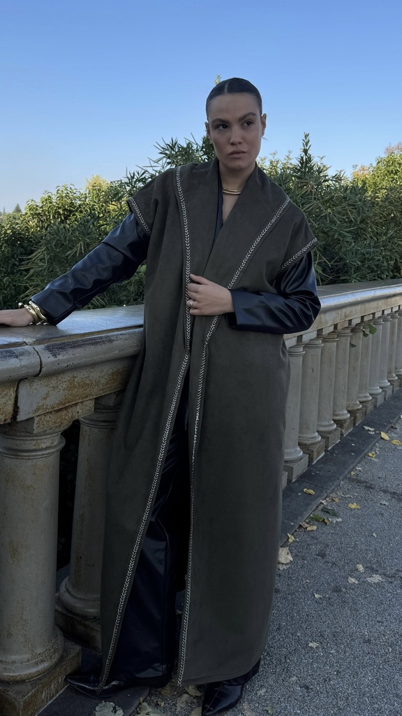 FW-28 EMBROIDED BISHT