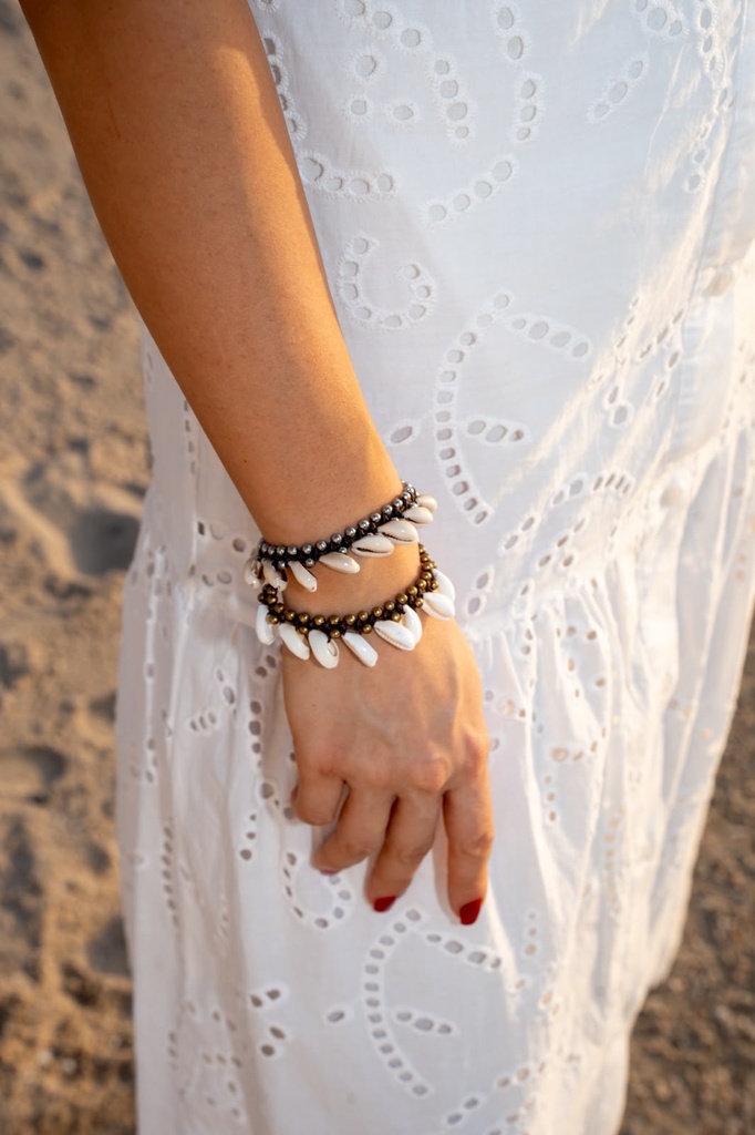 SHELL BRACELET (WHITE)
