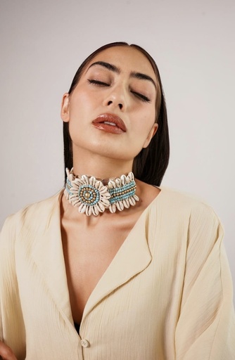 SUNFLOWER SHELL CHOKER